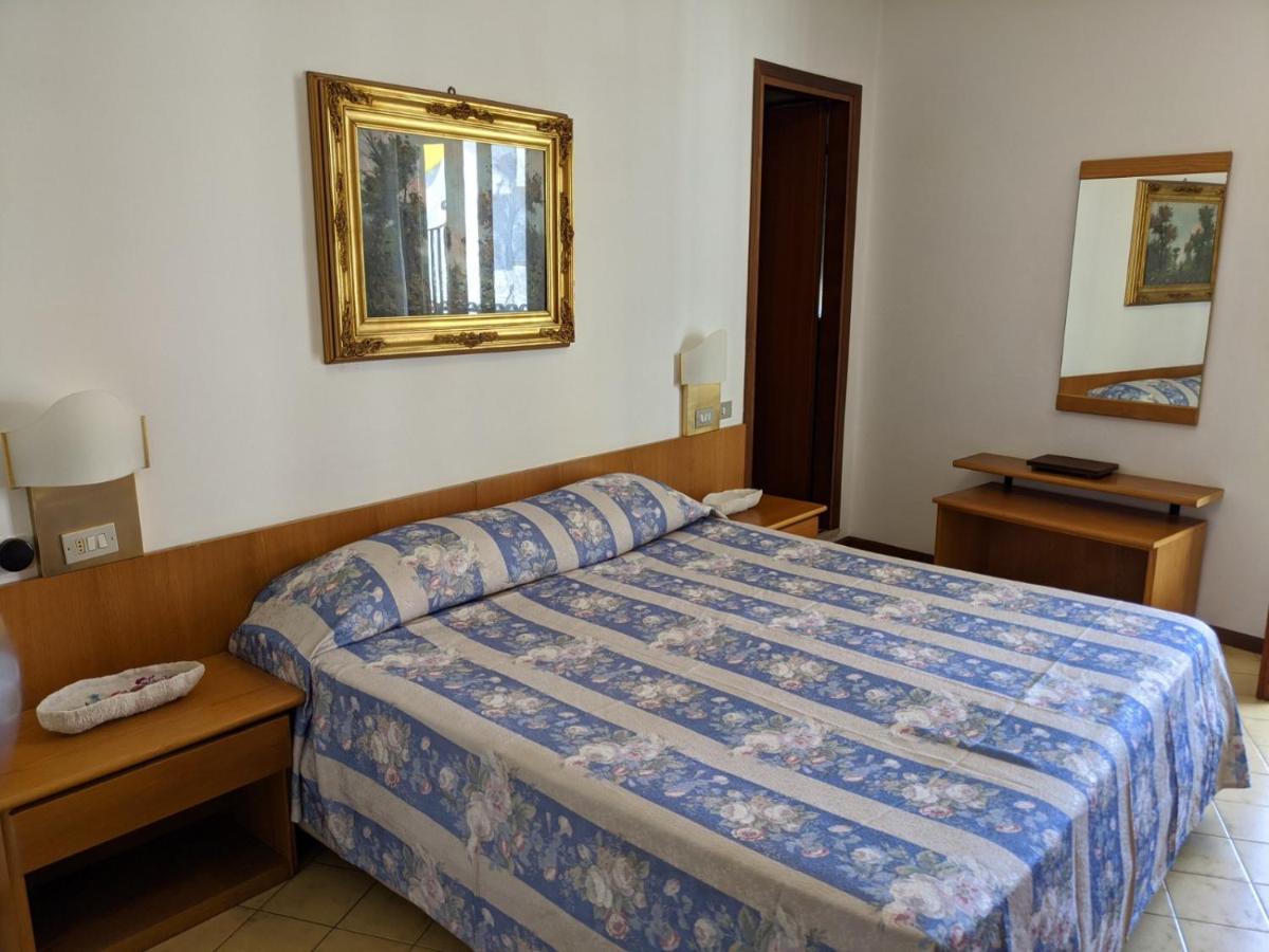 Hotel Corallo Lignano Sabbiadoro Extérieur photo